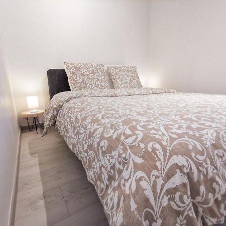 Appartement Ma Douce Charente - Superbe T3 Design Et Fonctionnel - Hyper Centre A Saintes Exterior foto
